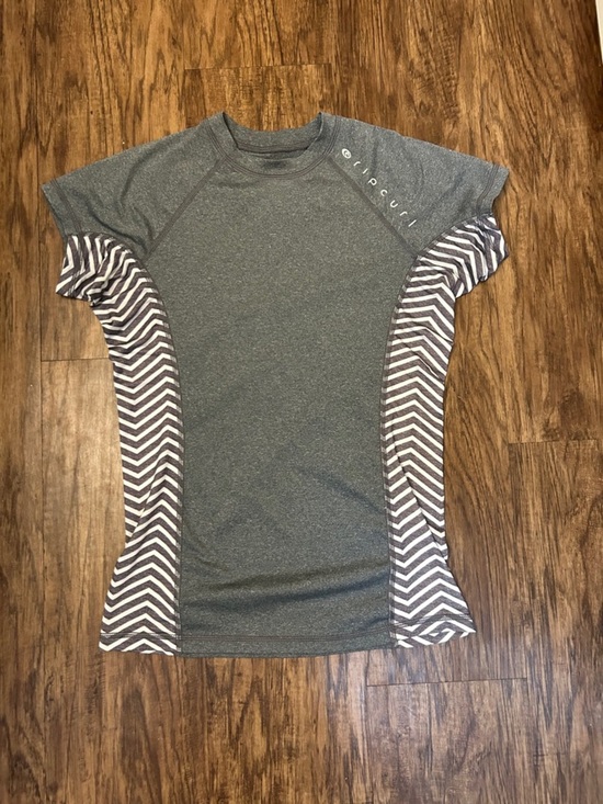 Rip Curl Other - Rip Curl Gray Short Sleeve Rash Tee with Chevron Panels